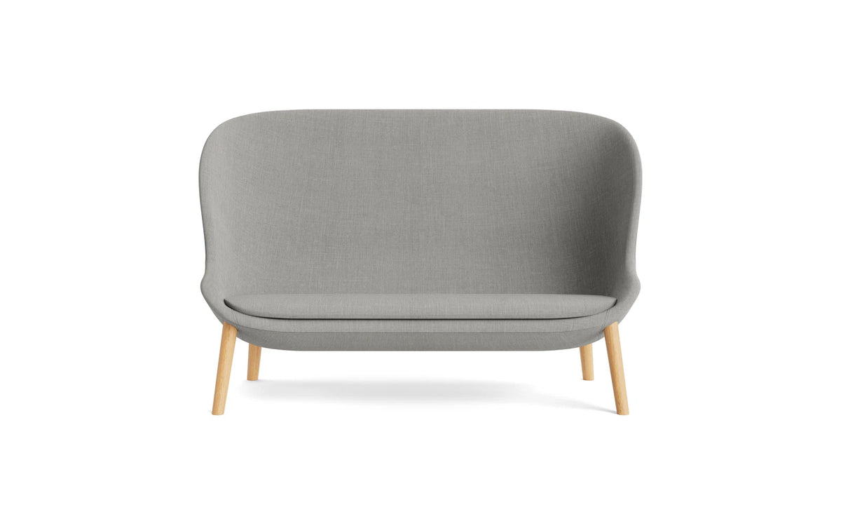 Hyg Sofa Eiche Remix in Remix 133 präsentiert im Onlineshop von KAQTU Design AG. 2er Sofa ist von Normann Copenhagen