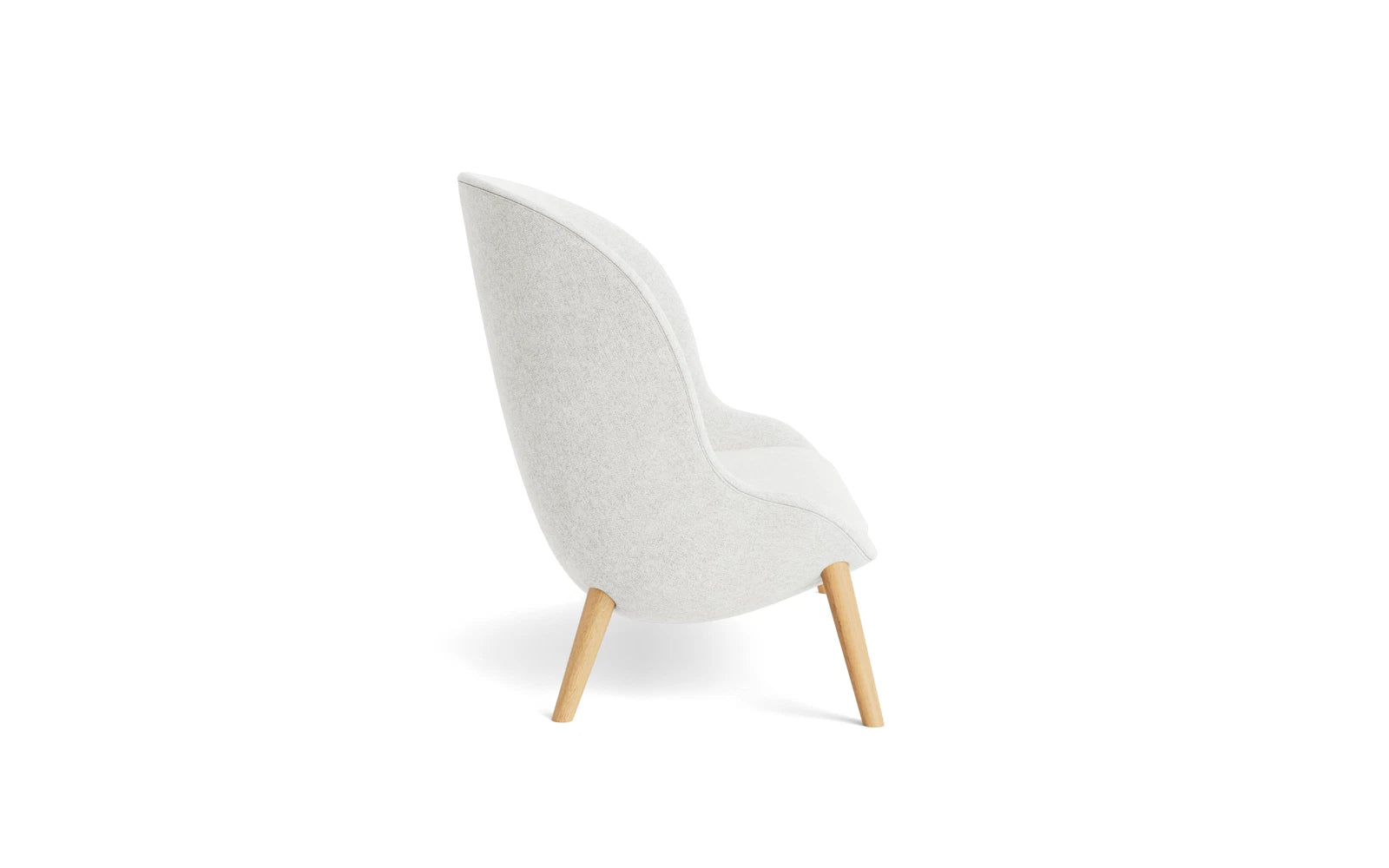 Genießen Sie mit dem Hyg Sofa Eiche Hallingdal von Normann Copenhagen stilvolle Gemütlichkeit und einladenden Komfort in Ihrem Wohnraum.