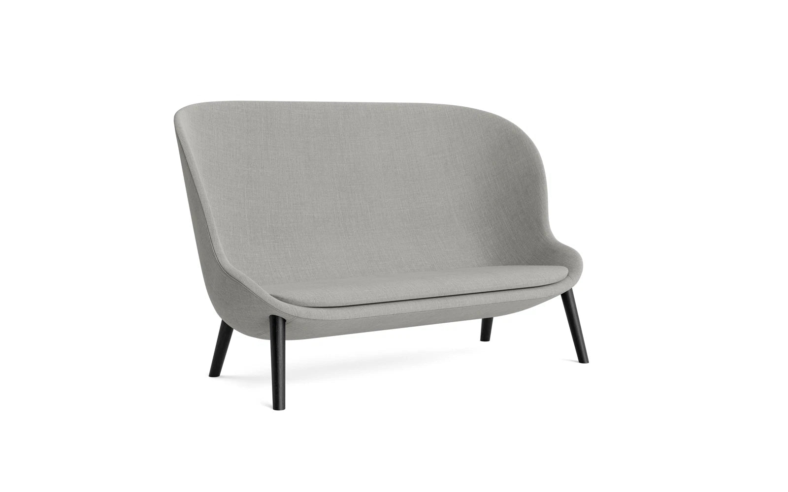 Das Hyg Sofa von Normann Copenhagen vereint dänische Hygge mit organischem Design. Komfortabel, stilvoll und individuell anpassbar.