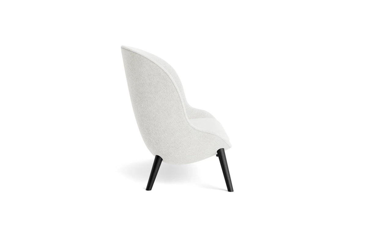 Hyg Sofa Schwartze Eiche Hallingdal in Hallingdal 110 präsentiert im Onlineshop von KAQTU Design AG. 2er Sofa ist von Normann Copenhagen