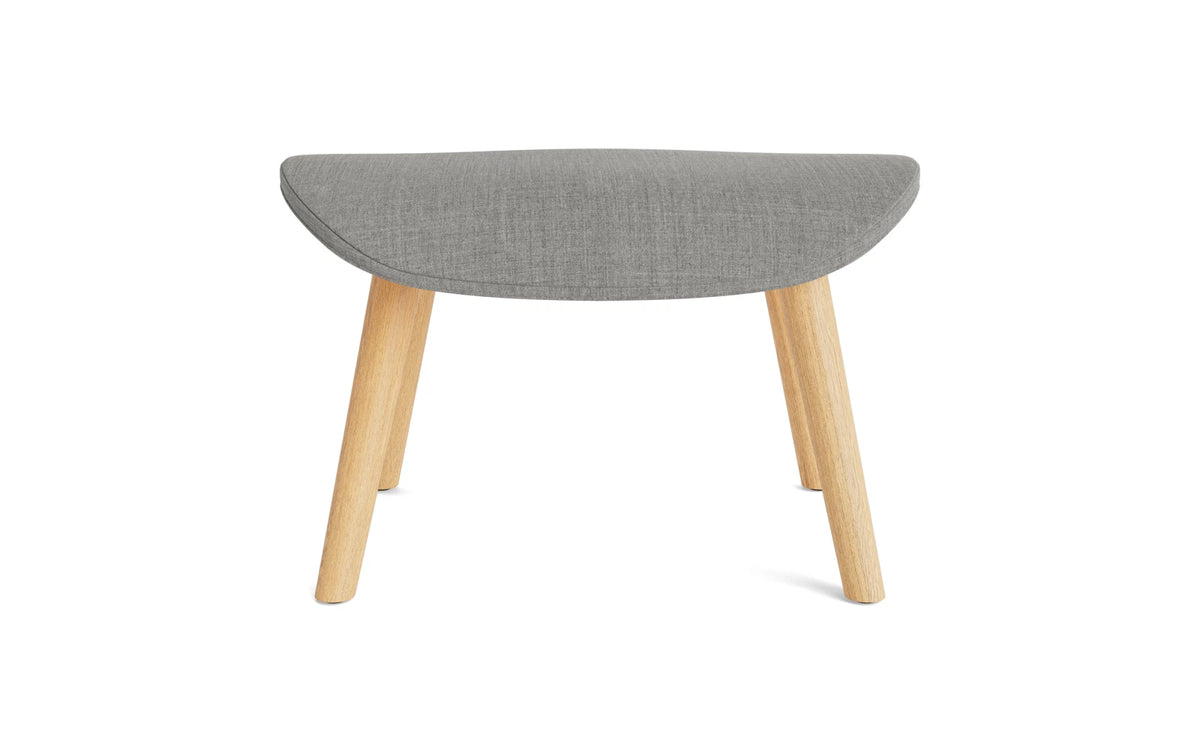 Hyg Fusshocker Eiche Remix in Remix 133 präsentiert im Onlineshop von KAQTU Design AG. Ottoman ist von Normann Copenhagen