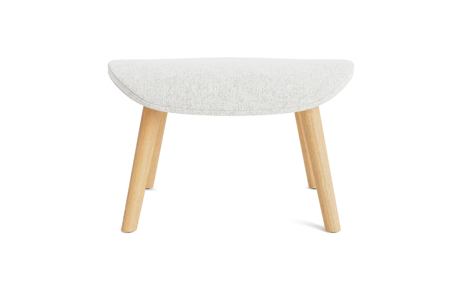 Entspannen Sie stilvoll mit dem Hyg Fusshocker Eiche Hallingdal von Normann Copenhagen – die perfekte Fusion aus Komfort und dänischem Design.