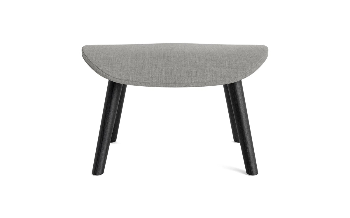 Hyg Fusshocker Schwartze Eiche Remix in Remix 133 präsentiert im Onlineshop von KAQTU Design AG. Ottoman ist von Normann Copenhagen