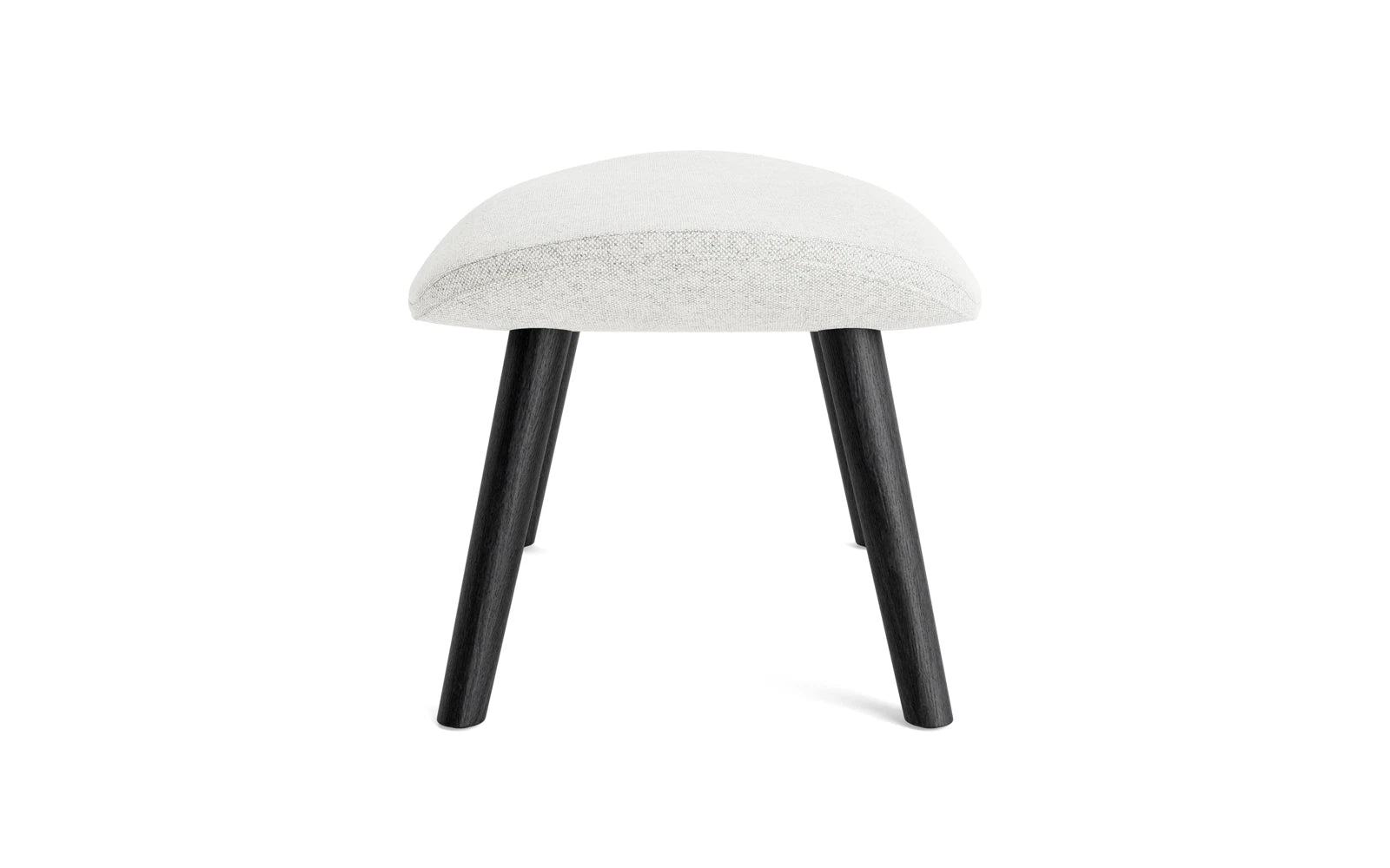 Erleben Sie skandinavische Gemütlichkeit mit dem Hyg Fusshocker aus schwarzer Eiche und Hallingdal-Stoff – ein elegantes Highlight für Ihr Zuhause.