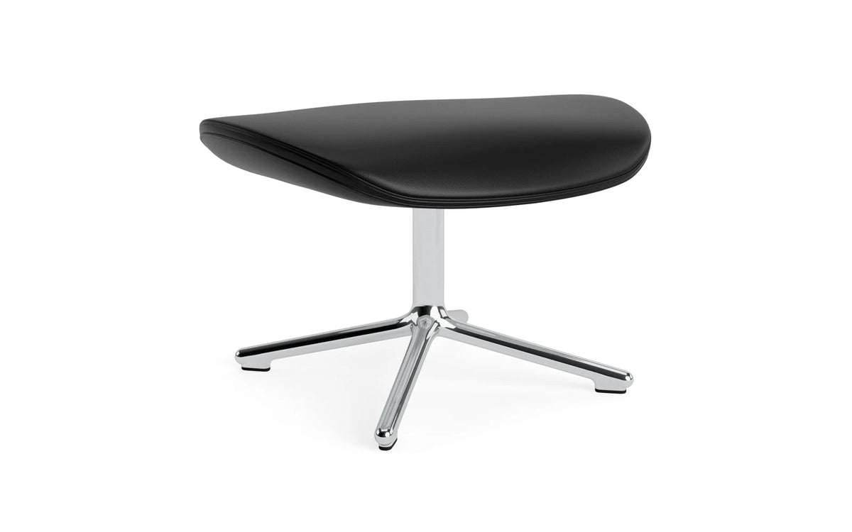 Hyg Fusshocker Aluminium Ultra Leder in Ultra 41599 präsentiert im Onlineshop von KAQTU Design AG. Ottoman ist von Normann Copenhagen