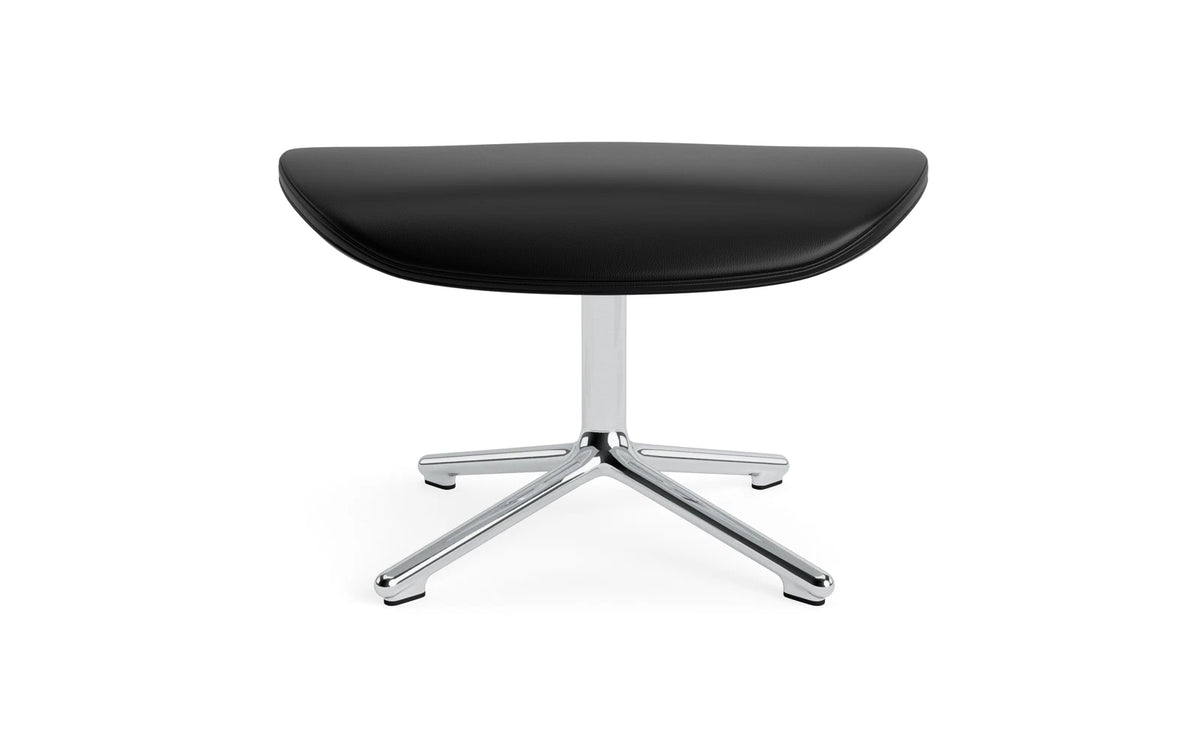 Hyg Fusshocker Aluminium Ultra Leder in Ultra 41599 präsentiert im Onlineshop von KAQTU Design AG. Ottoman ist von Normann Copenhagen