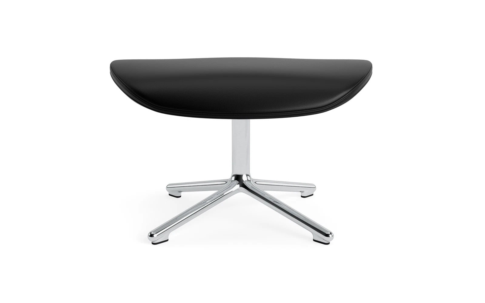 Der Hyg Fußhocker von Normann Copenhagen vereint stilvolles Aluminium und luxuriöses Ultra Leder für höchsten Sitzkomfort und modernes Design.