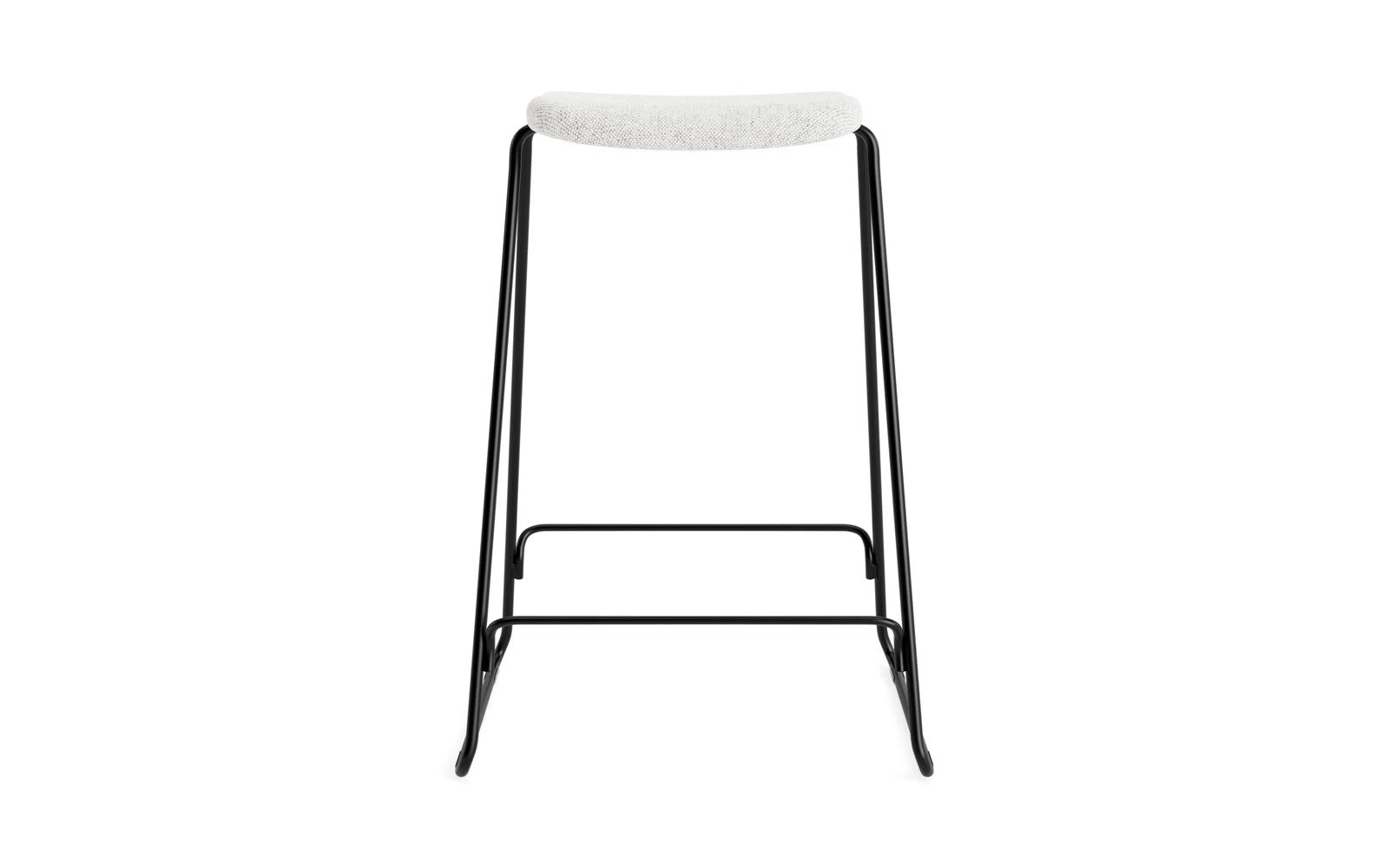 Erleben Sie den Just Barhocker 65 cm von Normann Copenhagen – ein stilvoller, gepolsterter Hocker aus schwarzem Stahl, der Komfort und Eleganz vereint!