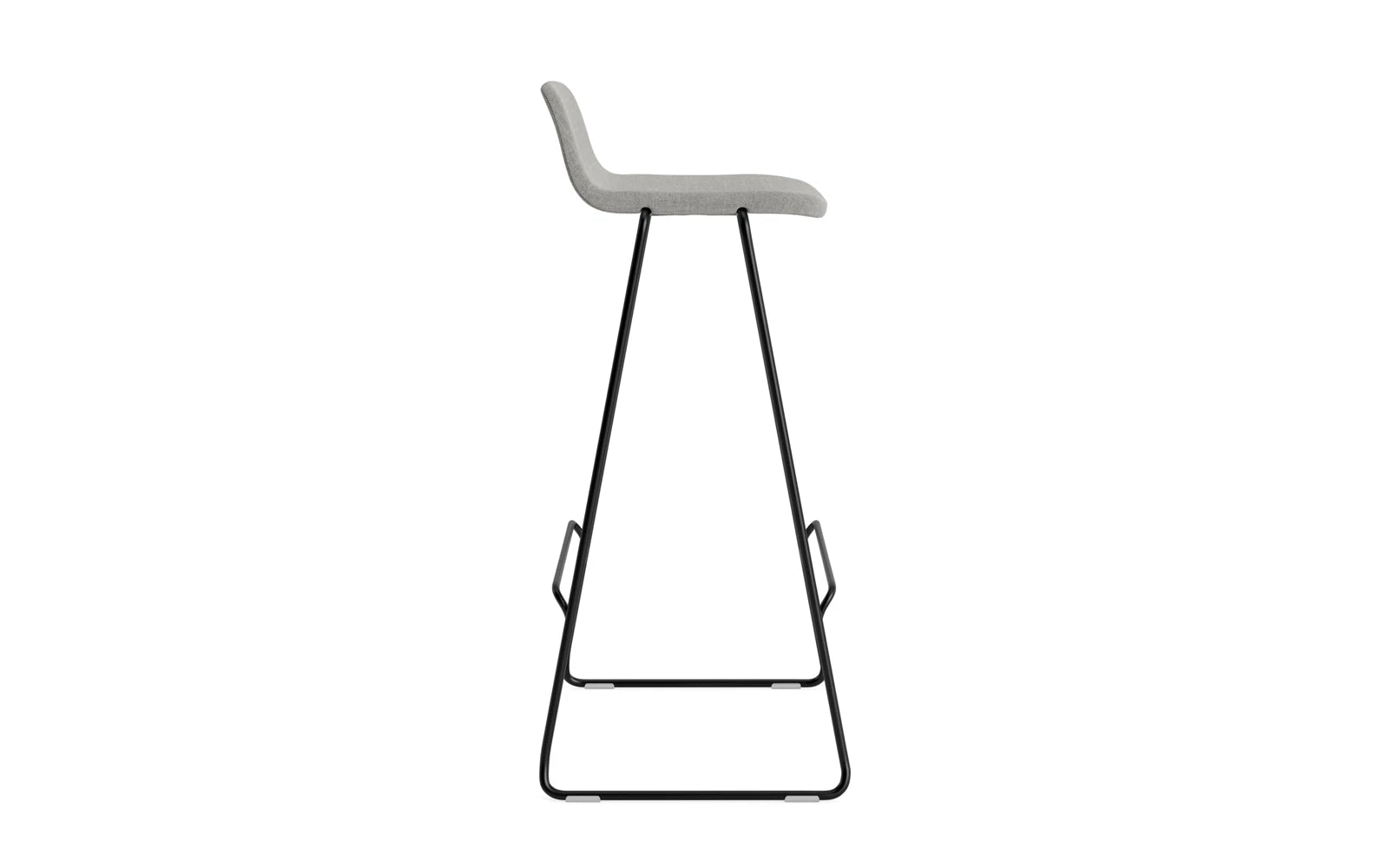 Entdecken Sie den Just Barhocker 75 cm mit Lehne von Normann Copenhagen – ein stilvolles, gepolstertes Möbelstück aus schwarzem Stahl, ideal für jeden Raum.