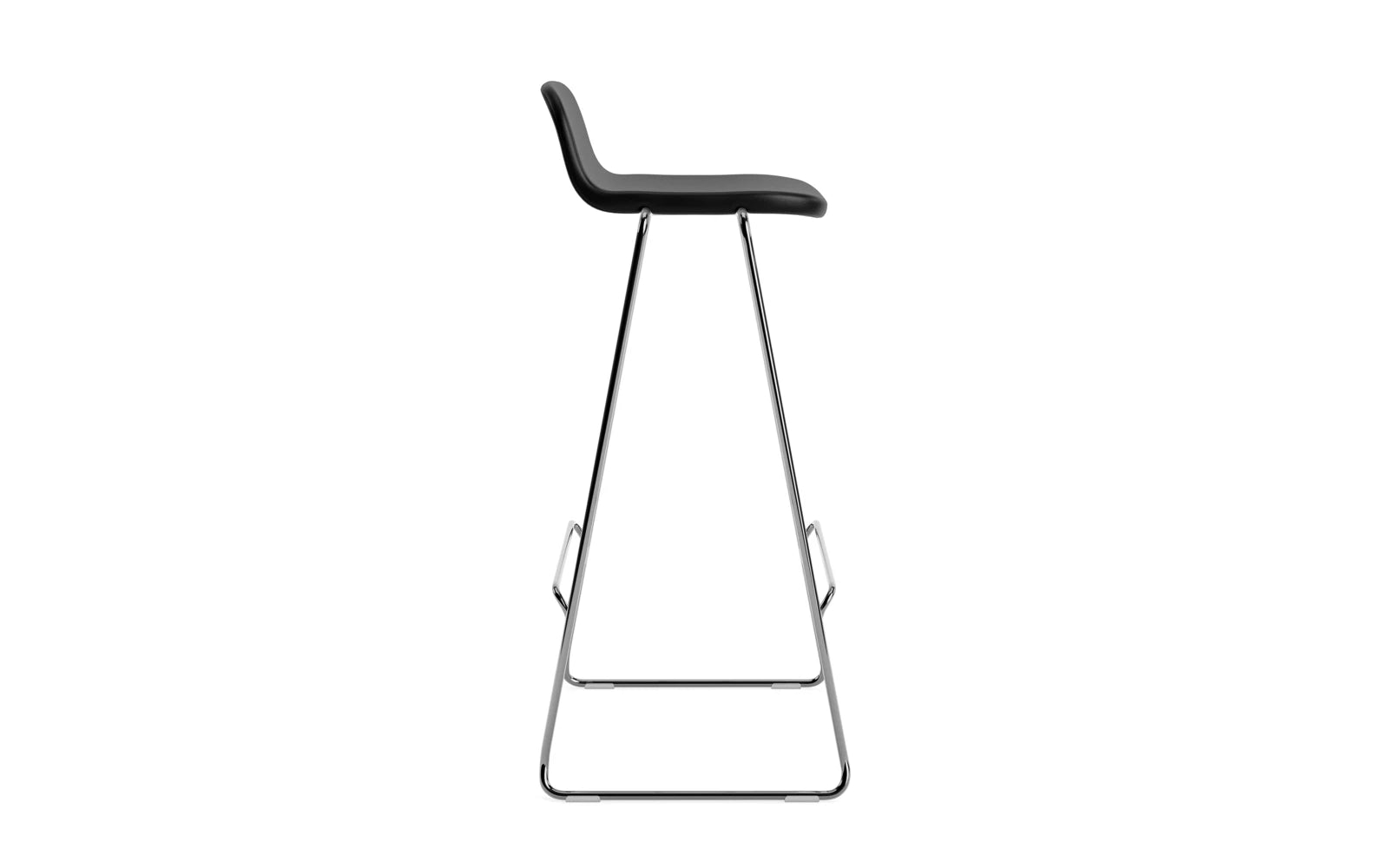 Entdecken Sie den Just Barhocker 75 cm von Normann Copenhagen – ein eleganter, gepolsterter Hocker mit zeitlosem Design, ideal für Bar und Küche.