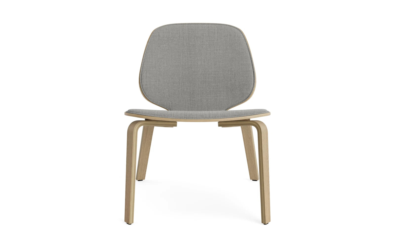 Entdecken Sie den My Chair Lounge-Sessel von Normann Copenhagen – stilvolle Eiche trifft auf einzigartiges Remix-Polster für höchsten Komfort.