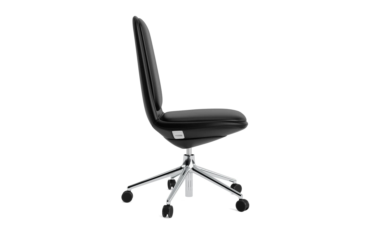 Erleben Sie den Off Chair niedrig 5W Gaslift Aluminium mit Kissen Ultra von Normann Copenhagen – ein stilvoller Bürostuhl, der Komfort und Funktionalität perfekt kombiniert.