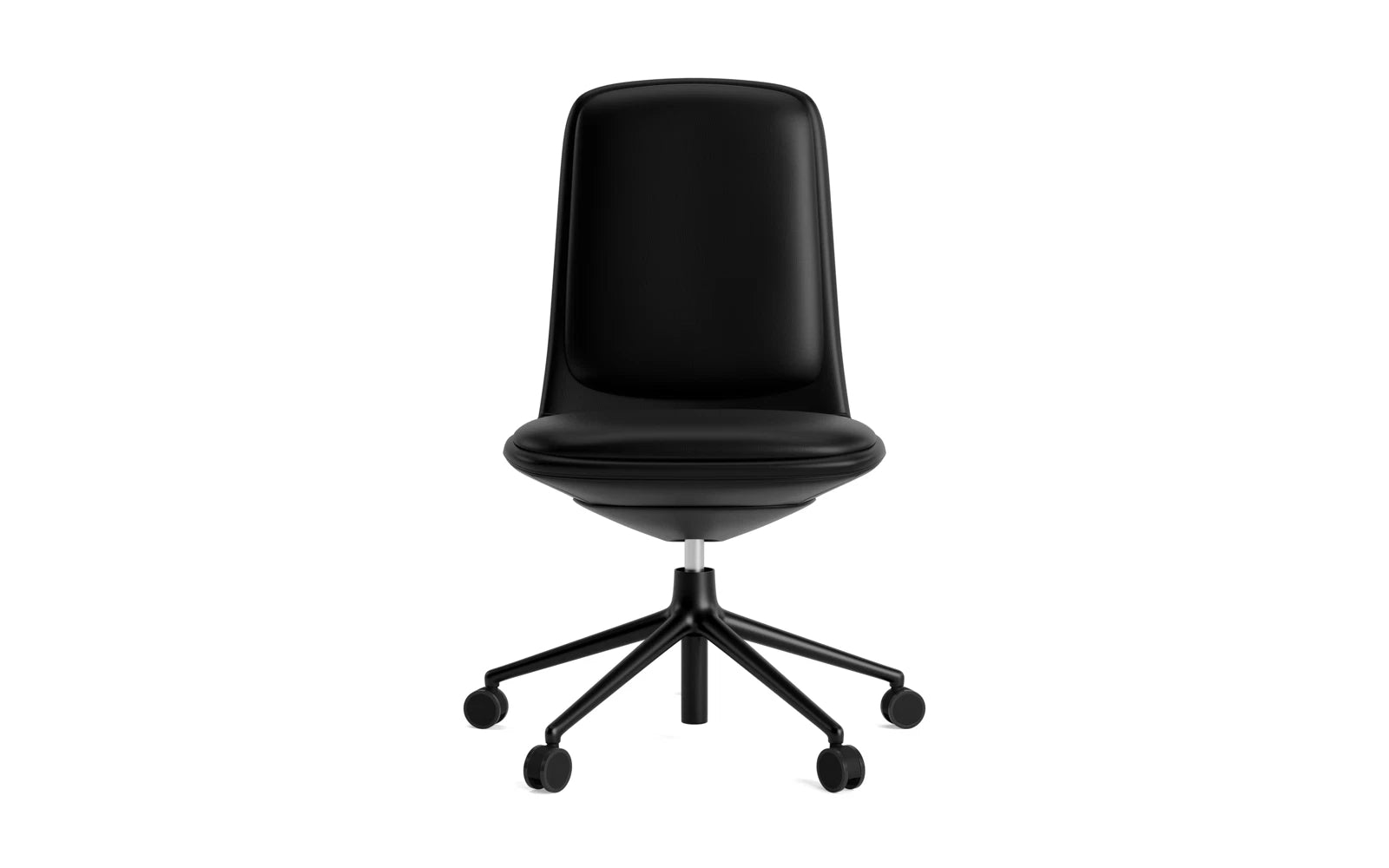 Entdecken Sie den Off Chair niedrig 5W Gaslift in elegantem schwarzem Aluminium mit Ultra-Kissen von Normann Copenhagen – der perfekte Bürostuhl für stilvolle Arbeitsplätze.