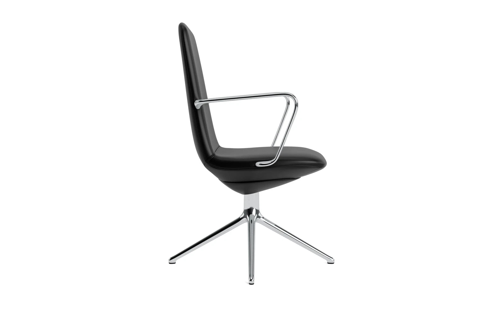 Erleben Sie den Off Armchair niedrig mit Drehgestell 4B aluminium Ultra von Normann Copenhagen – ein eleganter, anpassbarer Bürostuhl für höchsten Komfort.