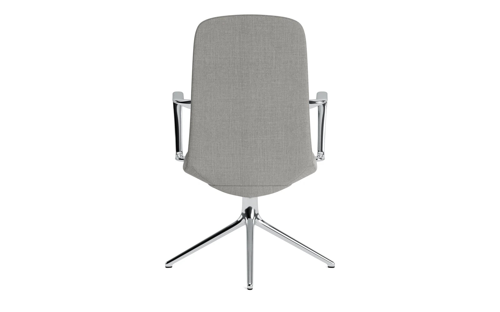 Entdecken Sie den Off Armchair von Normann Copenhagen: Ein stilvoller, niedriger Bürostuhl mit Aluminium-Drehgestell und individuellem Komfort dank hochwertigem Remix-Kissen.