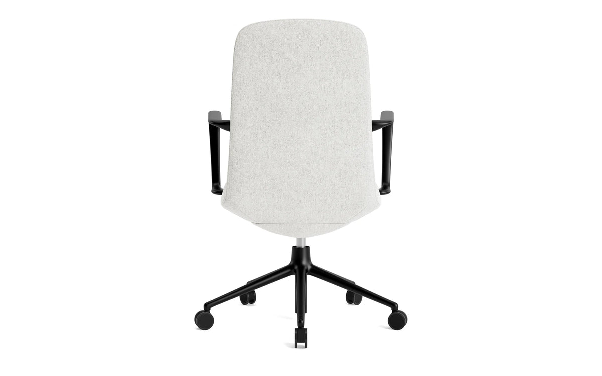 Off Armchair niedrig 5W gaslift schwarze aluminium mit kissen Hallingdal in Hallingdal 110 präsentiert im Onlineshop von KAQTU Design AG. Bürostuhl ist von Normann Copenhagen