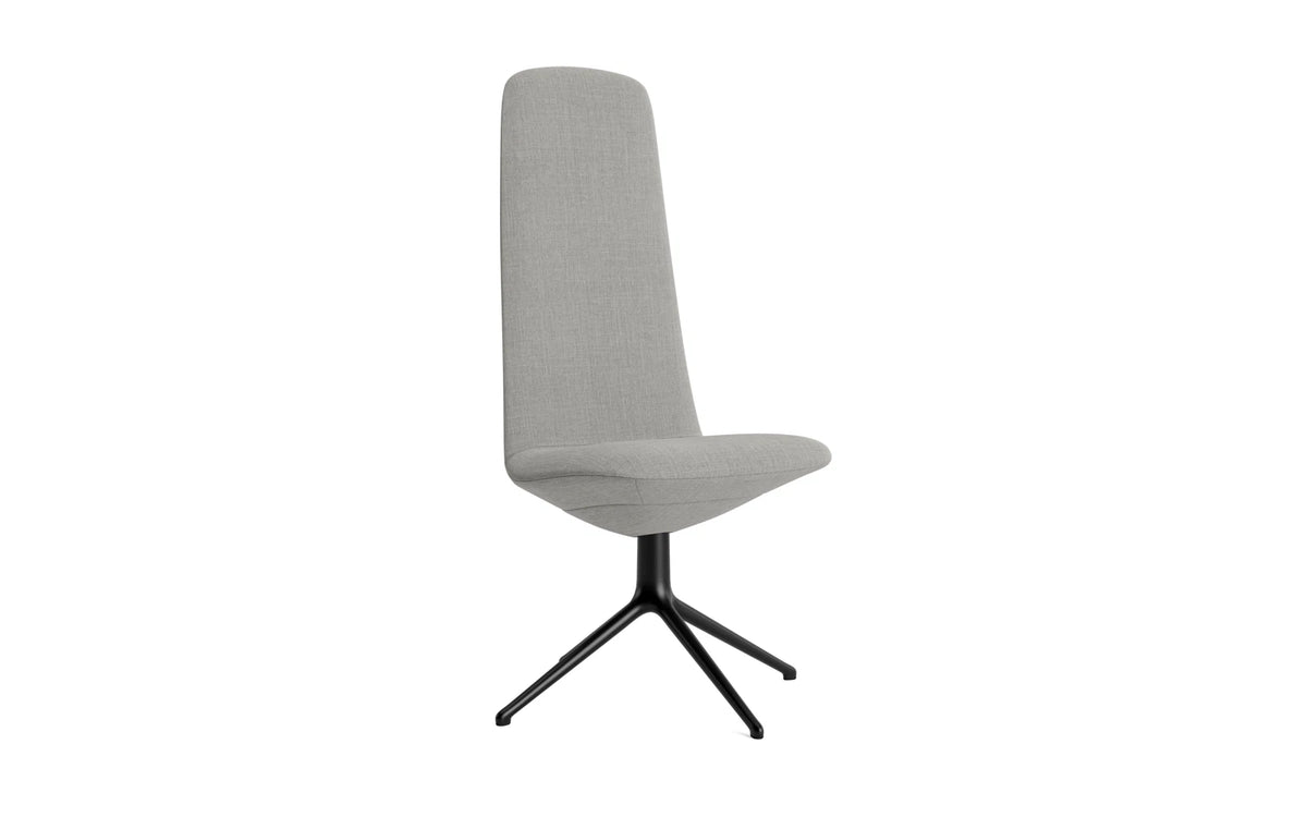Off Chair Hoch mit Drehgestell 4B Schwartz aluminium Remix in Remix 133 präsentiert im Onlineshop von KAQTU Design AG. Bürostuhl ist von Normann Copenhagen