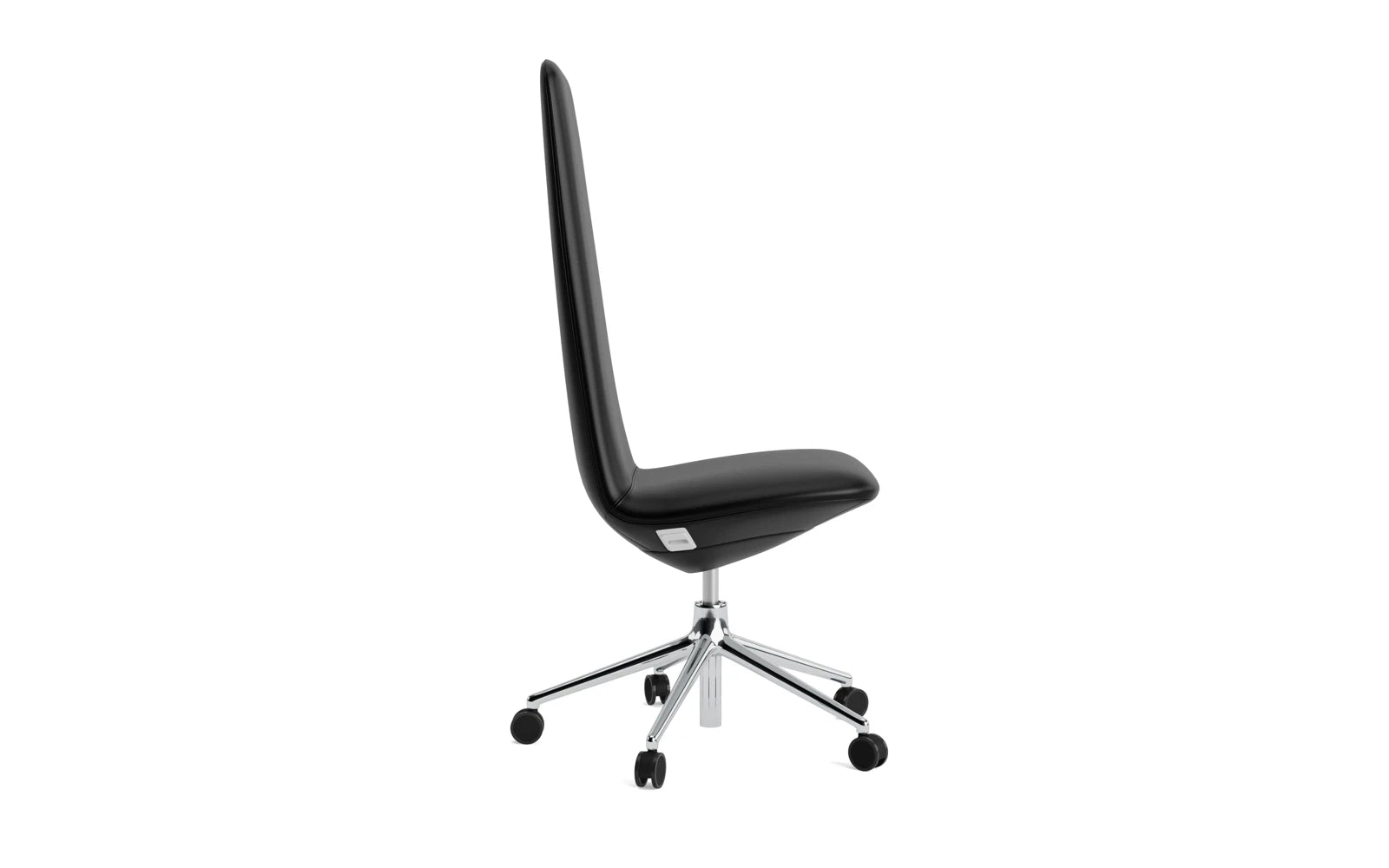 Entdecken Sie den Off Chair von Normann Copenhagen: Eleganter Bürostuhl mit Gaslift, drehbarem Gestell und stilvollem Ultra Leder für höchsten Komfort.