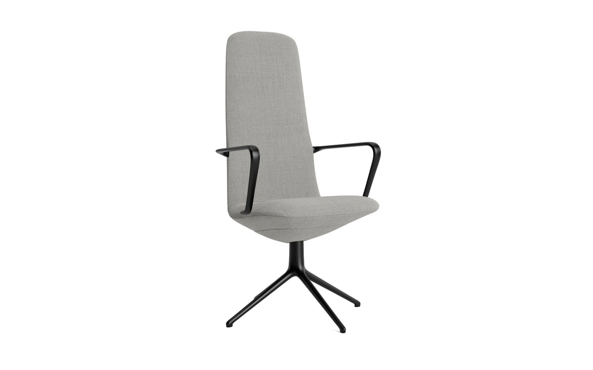Off Armchair hoch mit Drehgestell 4B Schwartz aluminium Remix in Remix 133 präsentiert im Onlineshop von KAQTU Design AG. Bürostuhl ist von Normann Copenhagen