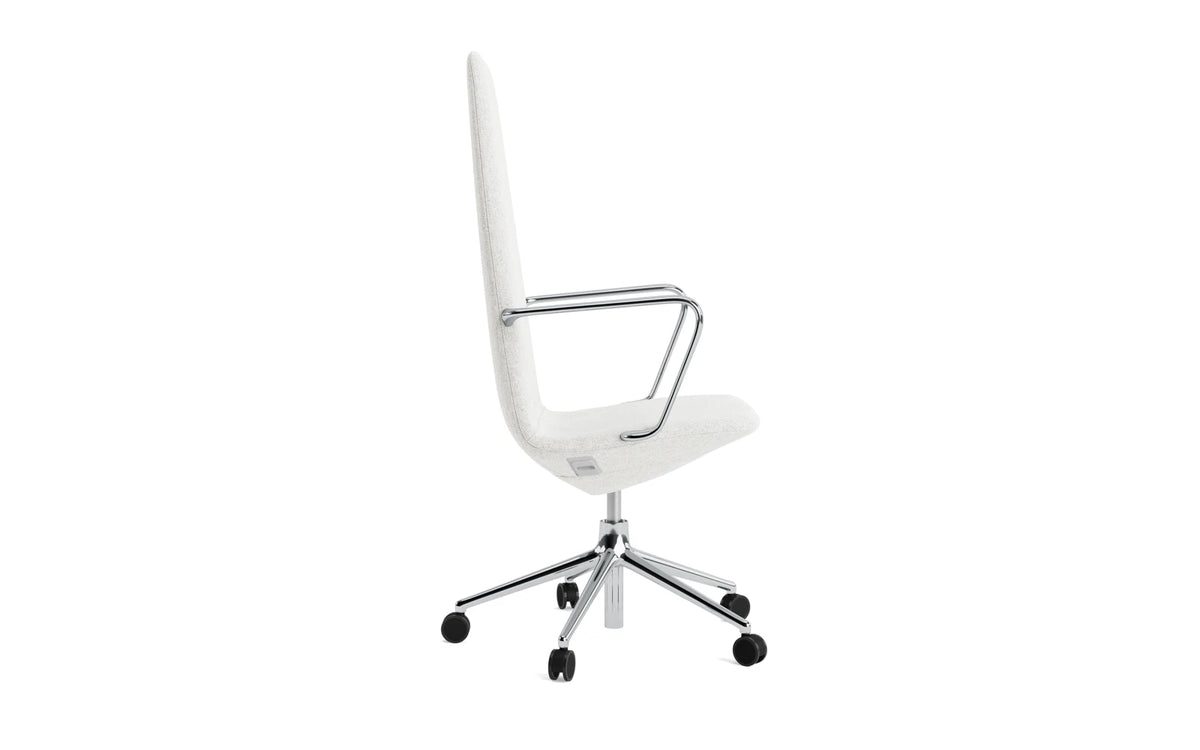 Off Armchair Hoch mit Drehgestell und Rollen Gaslift Aluminium Hallingdal in Hallingdal 110 präsentiert im Onlineshop von KAQTU Design AG. Bürostuhl ist von Normann Copenhagen