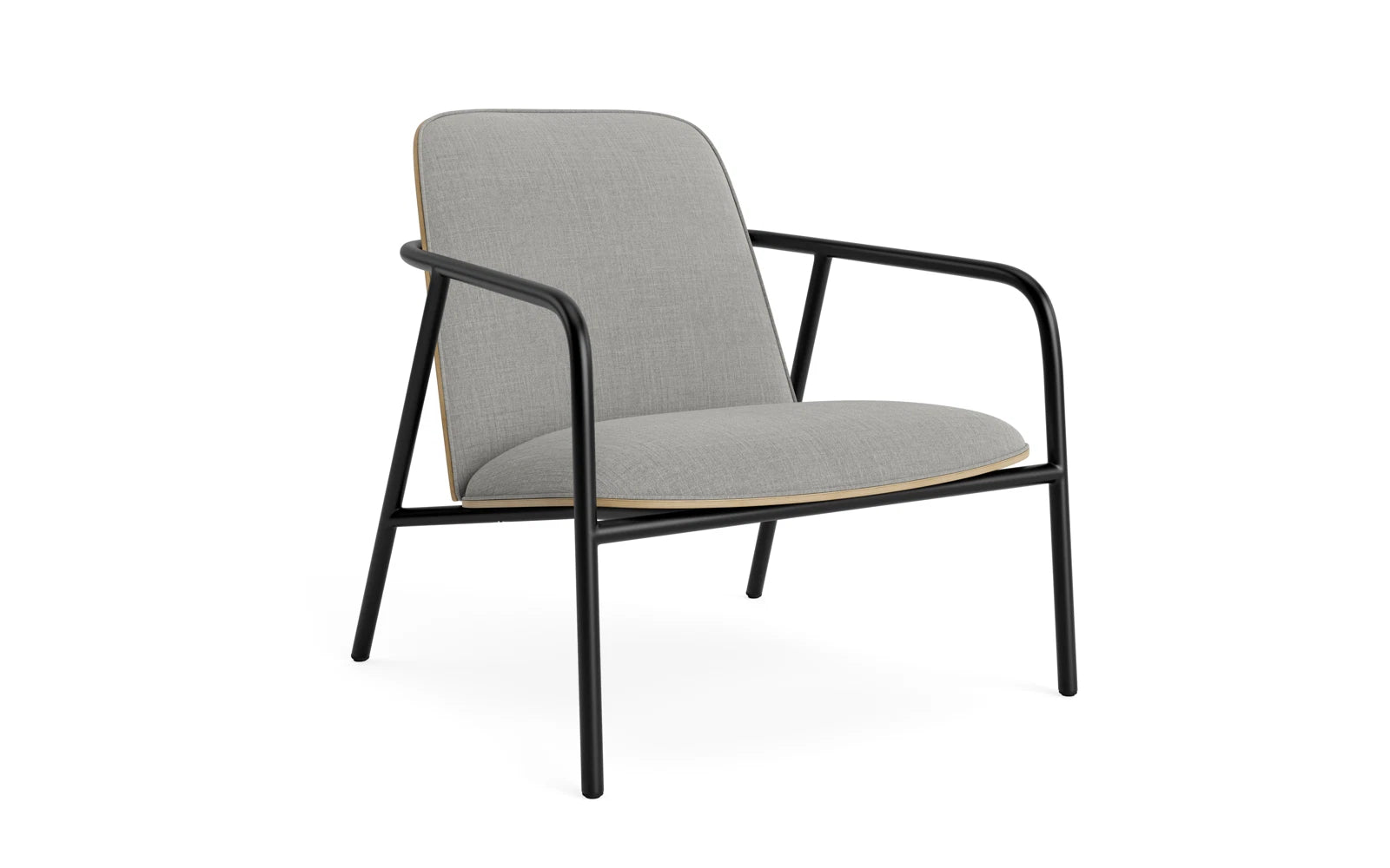 Eleganter Pad Loungestuhl aus Eichenfurnier mit gepolsterter Front und stabilem Metallrahmen. Komfort trifft auf modernes Design.