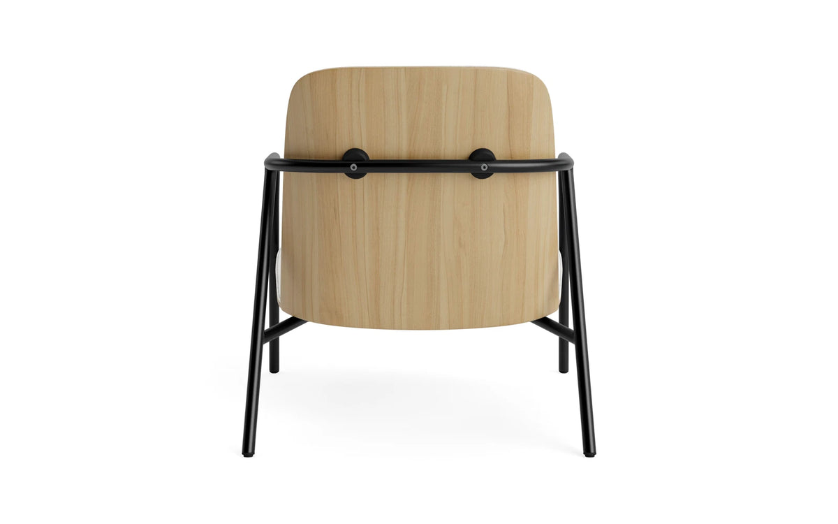 Pad Lounge-Sessel schwarzem Stahl Eiche/Hallingdal in Hallingdal 110 präsentiert im Onlineshop von KAQTU Design AG. Drehsessel ist von Normann Copenhagen