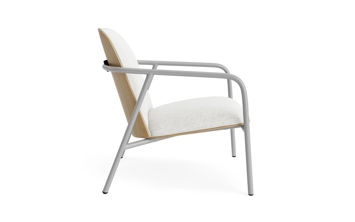 Pad Lounge-Sessel grauem Stahl Eiche/Hallingdal in Hallingdal 110 präsentiert im Onlineshop von KAQTU Design AG. Drehsessel ist von Normann Copenhagen