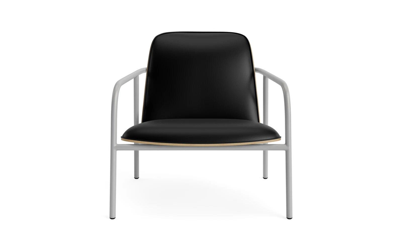 Entdecken Sie den Pad Lounge-Sessel von Normann Copenhagen: Eleganz aus grauem Stahl und Eiche, vereint mit höchstem Komfort und stilvollem Design.