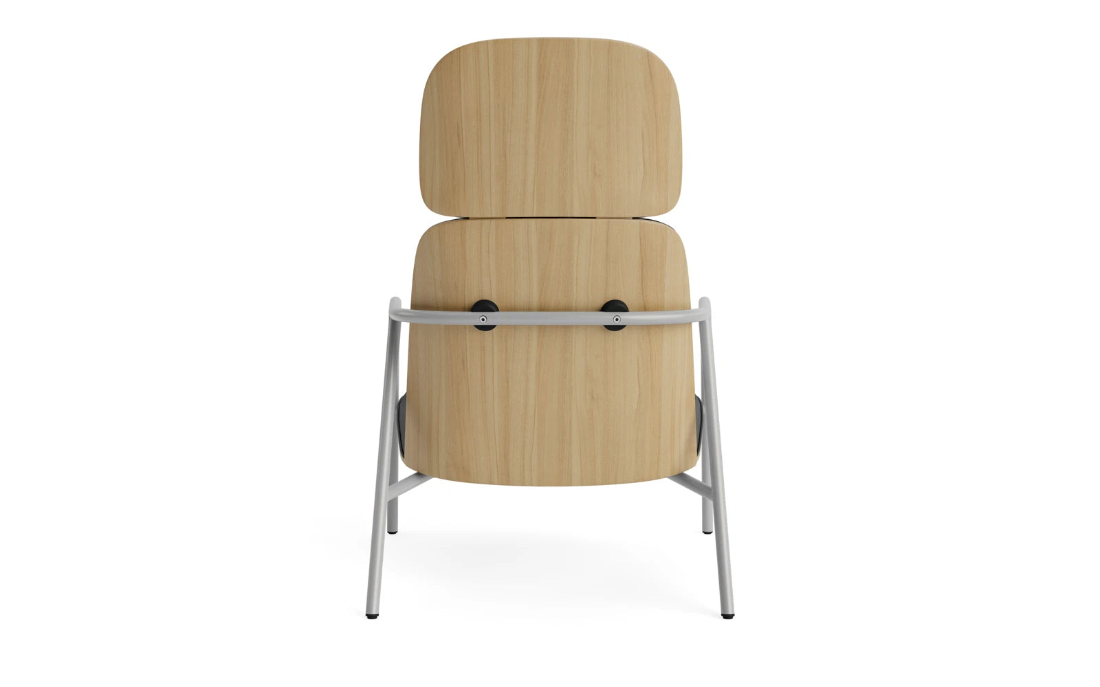 Entdecken Sie den eleganten Pad Lounge-Sessel von Normann Copenhagen. Mit grauem Stahl und Eichenfurnier vereint er skandinavische Ästhetik und höchsten Komfort.