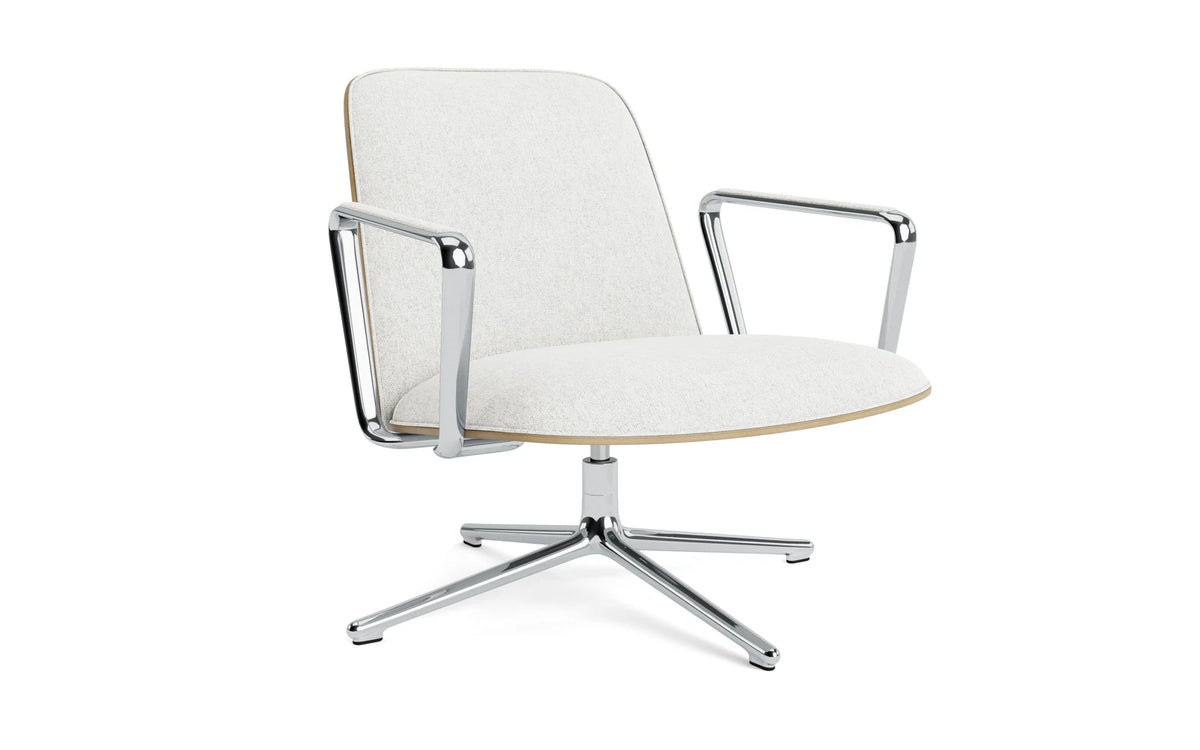 Pad Lounge-Sessel niedrig mit Drehgestell alu und Eiche/Hallingdal in Hallingdal 110 präsentiert im Onlineshop von KAQTU Design AG. Drehsessel ist von Normann Copenhagen