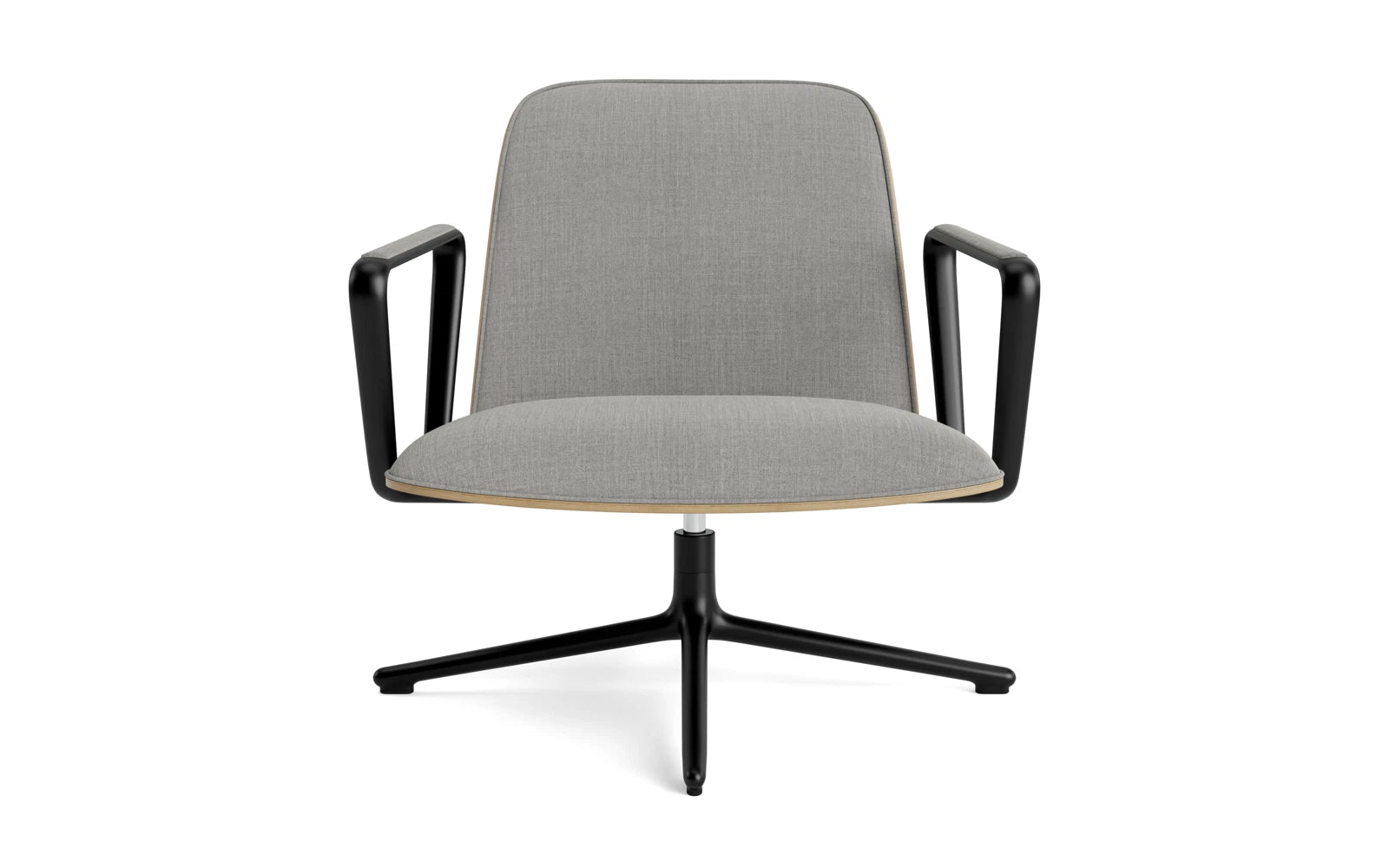 Entdecken Sie den eleganten Pad Lounge-Sessel niedrig mit Drehgestell in Schwarz Alu Eiche/Remix von Normann Copenhagen – ein stilvolles Designstück für Ihr Zuhause.