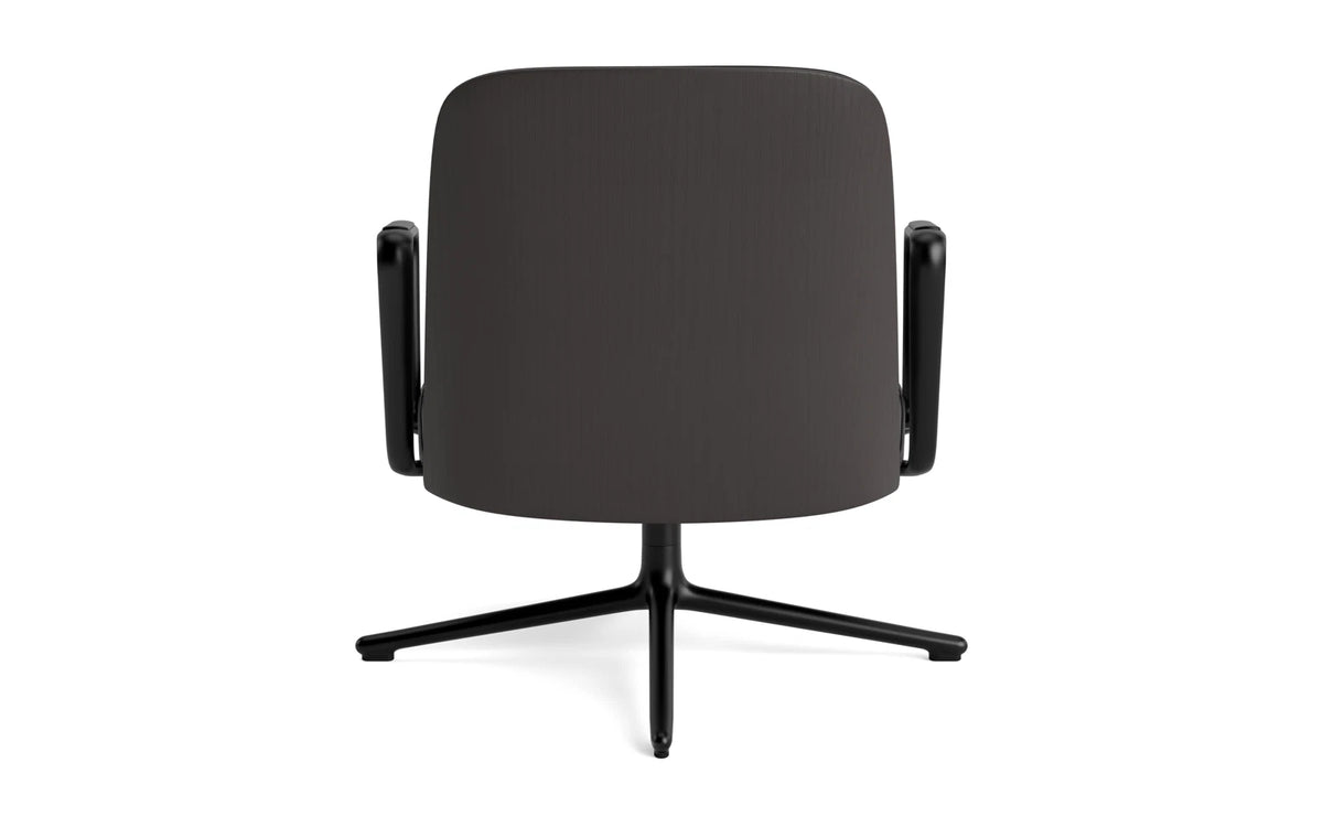 Pad Lounge-Sessel niedrig mit Drehgestell Schwarz Alu Schwarz/Ultra Leder in Ultra 41599 präsentiert im Onlineshop von KAQTU Design AG. Drehsessel ist von Normann Copenhagen