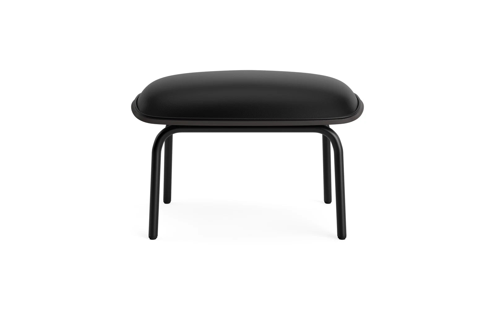 Entdecken Sie den eleganten Pad Fusshocker von Normann Copenhagen in schwarzem Stahl und stilvollem Design. Perfekt für jede Lounge!
