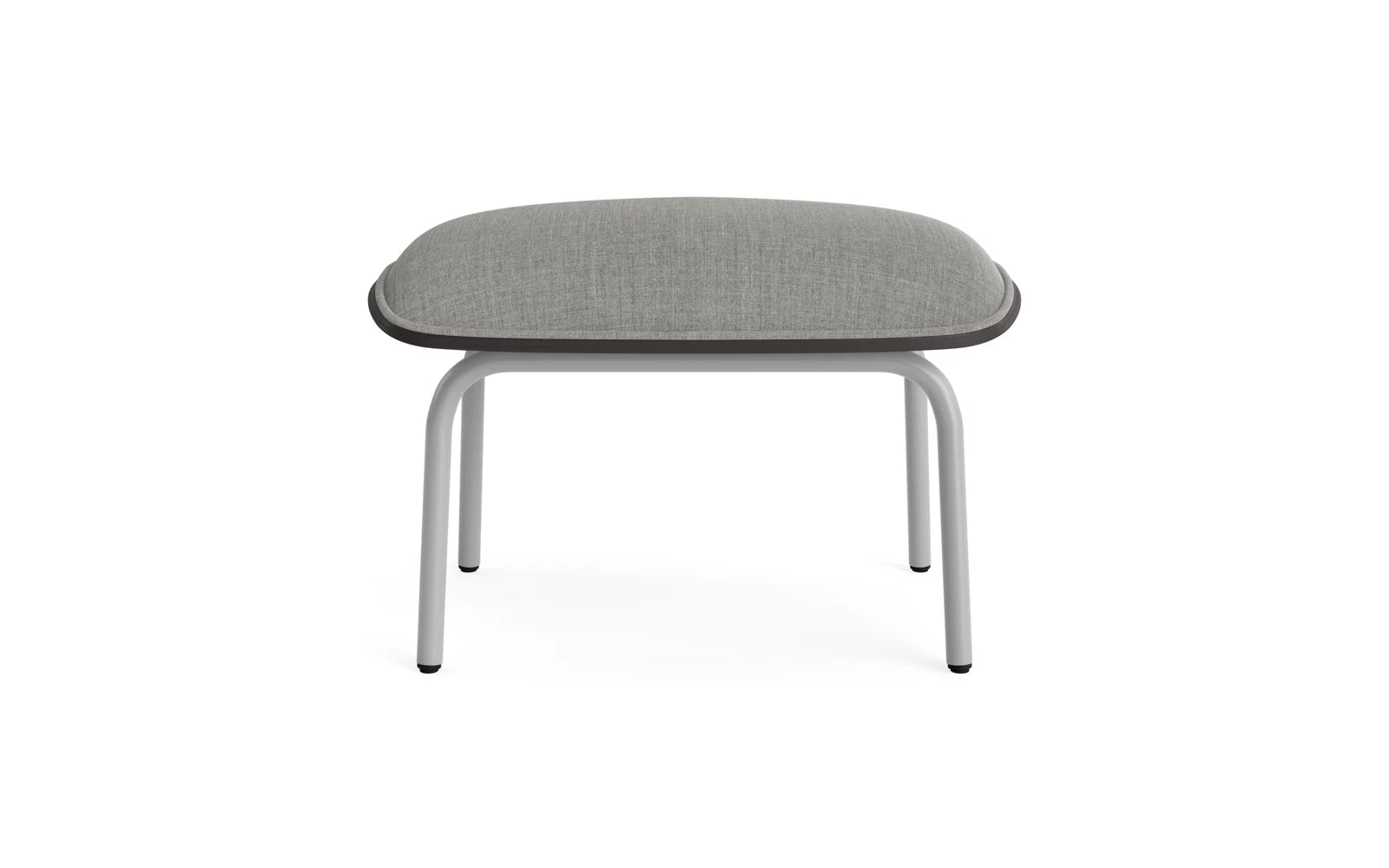 Entdecken Sie den Pad Fusshocker von Normann Copenhagen – ein elegantes Möbelstück aus grauem Stahl und hochwertigem Eichenfurnier, das Komfort und Stil vereint.