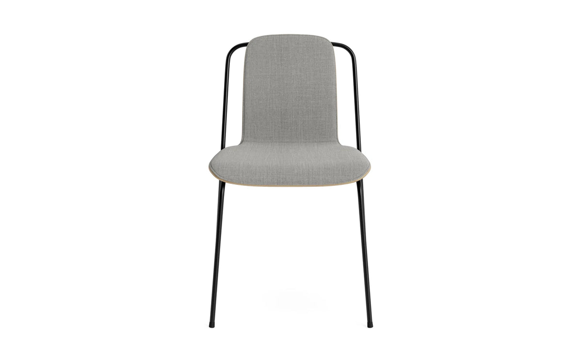 Studio Stuhl Frontpolster Schwarz Stahl Eiche/Remix in Remix 133 präsentiert im Onlineshop von KAQTU Design AG. Stuhl ist von Normann Copenhagen