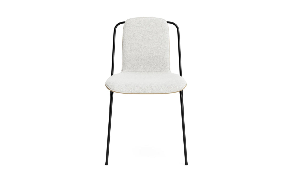 Studio Stuhl Frontpolster Schwarz Stahl Eiche/Hallingdal in Hallingdal 110 präsentiert im Onlineshop von KAQTU Design AG. Stuhl ist von Normann Copenhagen