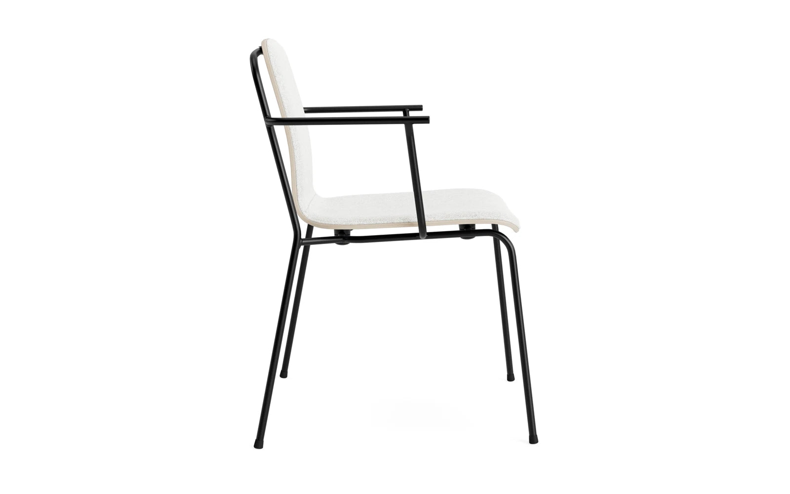 Erleben Sie den modernen Studio Armlehnstuhl von Normann Copenhagen. Mit seinem schlanken Stahlrahmen und dem hellgrauen Hallingdal-Polster ist er der Inbegriff von Stil und Funktionalität.