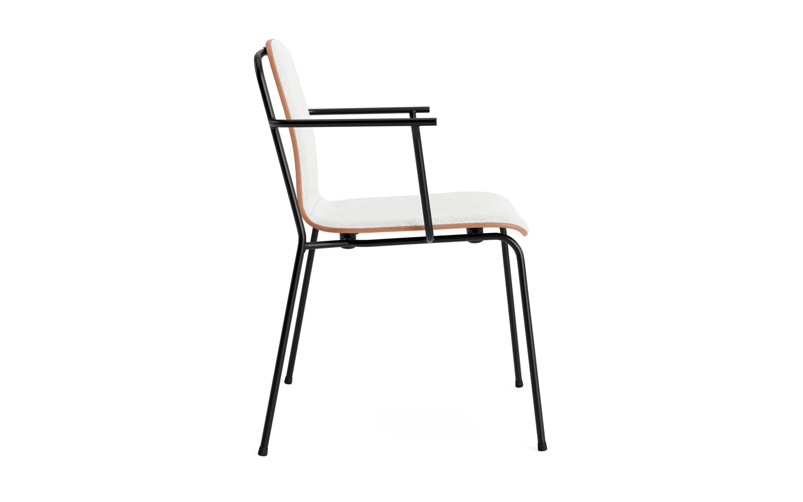 Erleben Sie den Studio Armlehnstuhl von Normann Copenhagen: Ein Meisterwerk aus schwarzem Stahl und braunem Hallingdal, das Eleganz und Vielseitigkeit vereint.