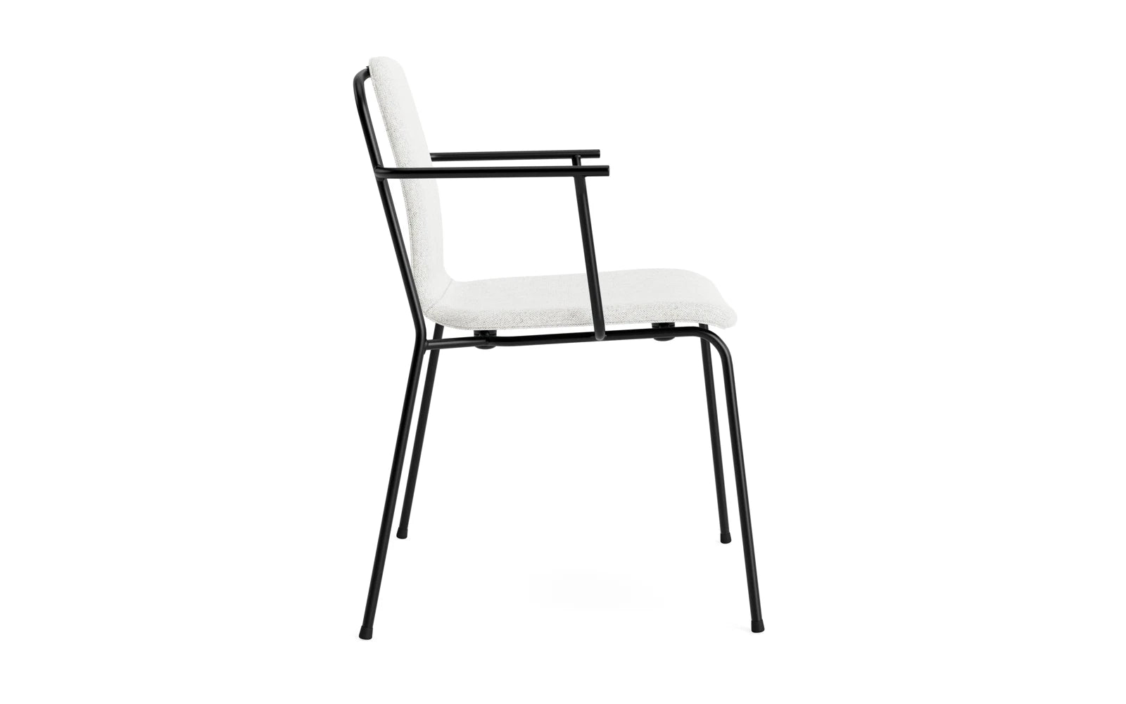 Erleben Sie den Studio Armlehnstuhl von Normann Copenhagen – ein modernes Designhighlight mit schwarzem Stahlrahmen und komfortabler Vollpolsterung, perfekt für stilvolle Räume.