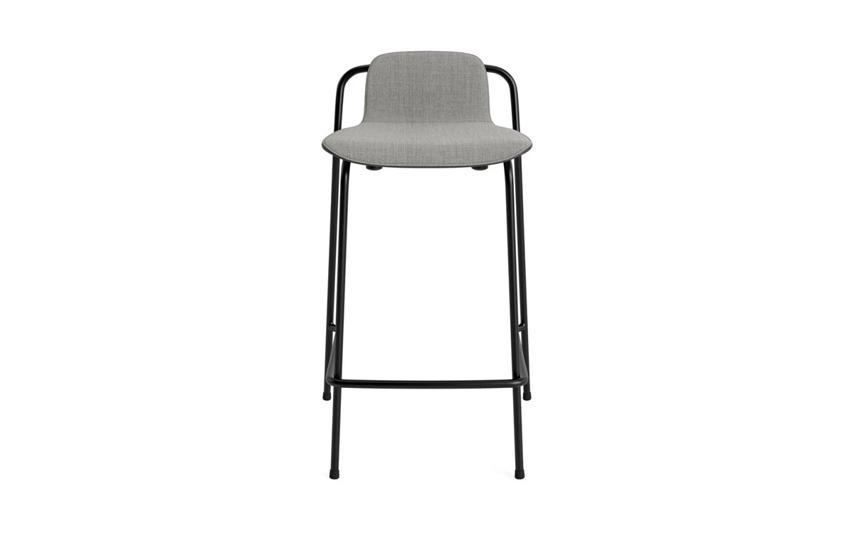 Studio Barstuhl 65 cm frontpolster schwarzes Stahl/ schwarz/ Remix in Remix 133 präsentiert im Onlineshop von KAQTU Design AG. Barstuhl ist von Normann Copenhagen