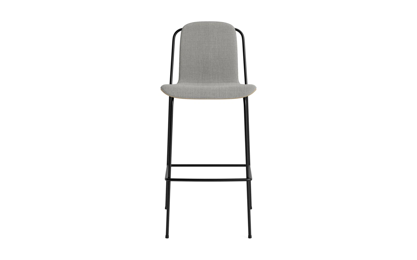 Entdecken Sie den eleganten Studio Barstuhl 75 cm von Normann Copenhagen. Mit schwarzem Stahlgestell, Eichenholz und komfortablem Remix-Polster vereint er modernes Design und Funktionalität.