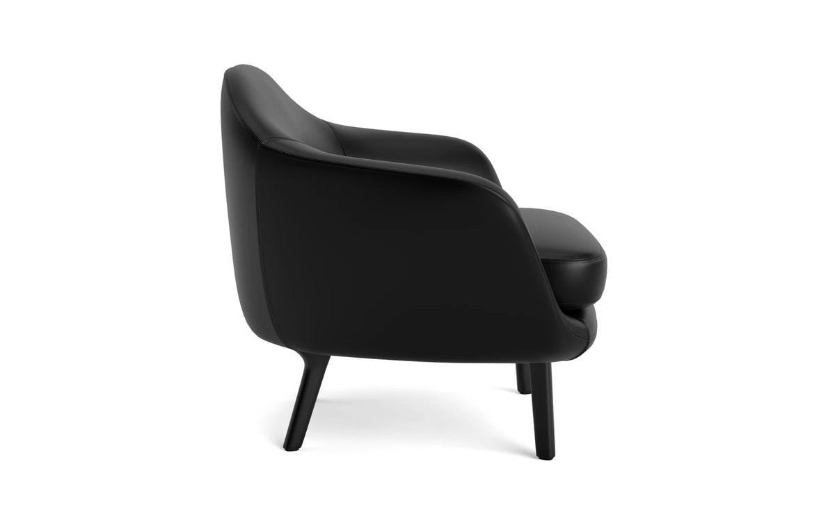 Sum Sessel schwarzes Aluminium Ultra Leder in Ultra 41599 präsentiert im Onlineshop von KAQTU Design AG. Sessel ist von Normann Copenhagen
