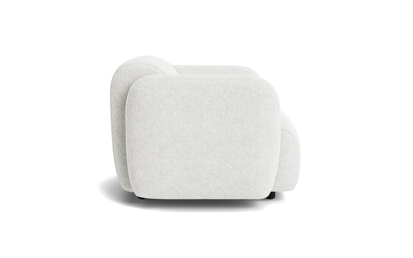 Erleben Sie den Swell Sessel von Normann Copenhagen – ein skandinavisches Designhighlight, das Komfort und Eleganz in Ihr Zuhause bringt.