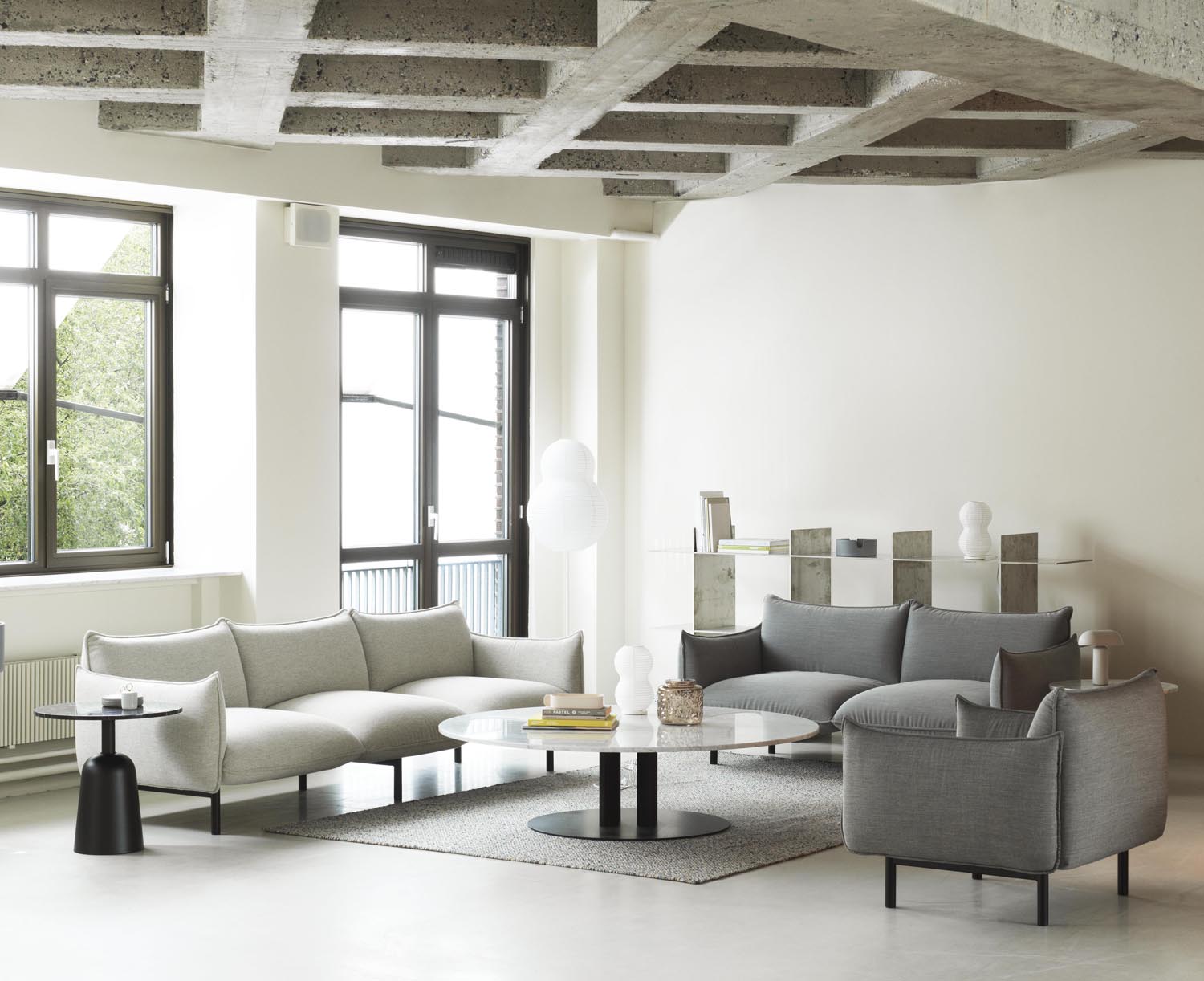 Erleben Sie das Ark 2-Sitzer Sofa von Normann Copenhagen – ein stilvolles, modulares Möbelstück, das Komfort und Nachhaltigkeit vereint.