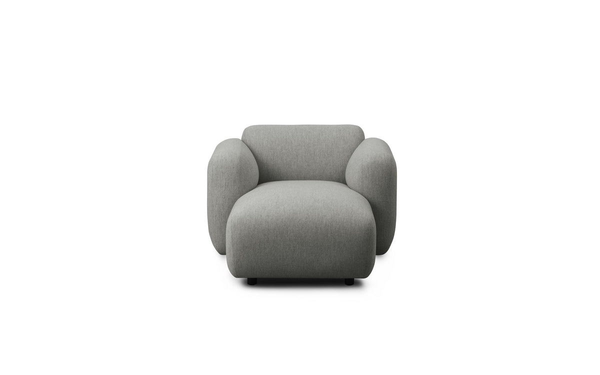 Swell L-Sofa rechts von Normann Copenhagen mit Stoffbezug Hallingdal 0110, geschwungenen Armlehnen und Beinen aus lackiertem Eschenholz.