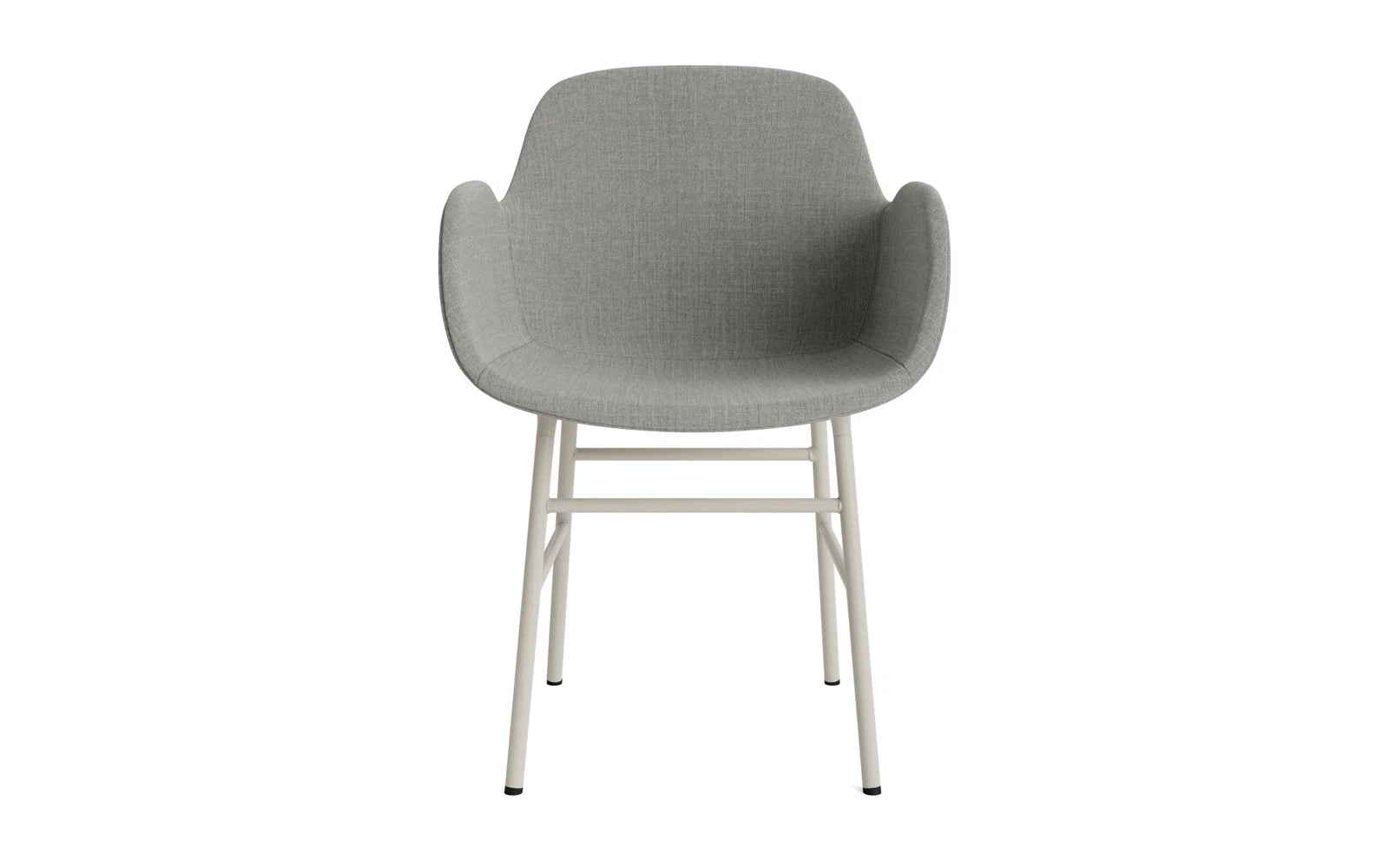 Erleben Sie den Form Lehnstuhl gepolstert Hellgrau von Normann Copenhagen – ein stilvolles Möbelstück, das modernes Design und höchsten Komfort vereint.