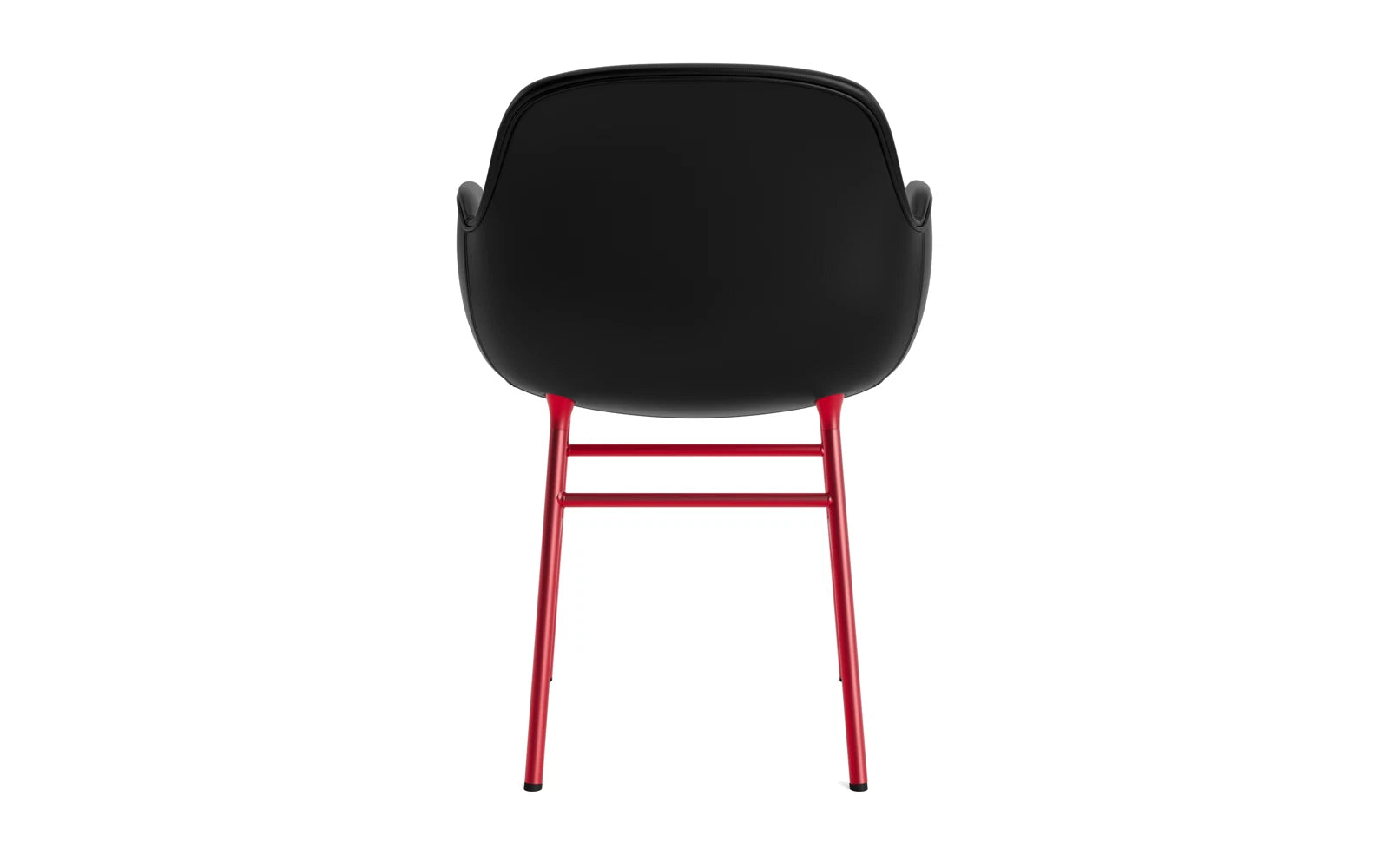 Erleben Sie den Form Lehnstuhl in strahlendem Rot von Normann Copenhagen – ein elegantes Design, das Komfort und Individualität perfekt kombiniert.