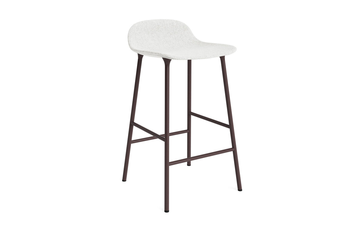 Form Barstuhl 65 cm gepolstert Braun Stahl Hallingdal in Hallingdal 110 präsentiert im Onlineshop von KAQTU Design AG. Barstuhl ist von Normann Copenhagen