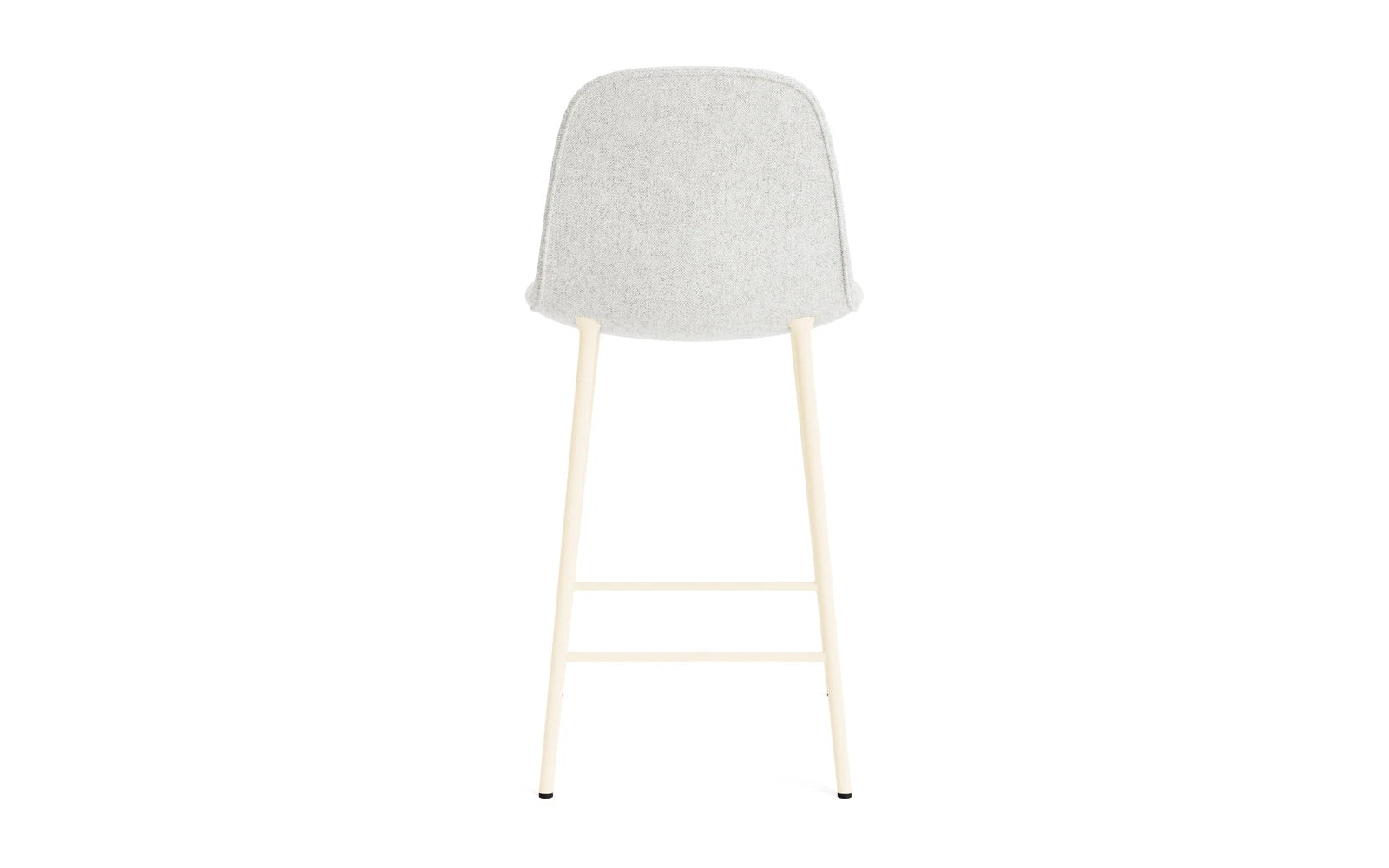 Erleben Sie den Form Barstuhl 65 cm gepolstert in Creme und Stahl von Normann Copenhagen – ein elegantes Möbelstück, das Komfort und skandinavisches Design vereint!