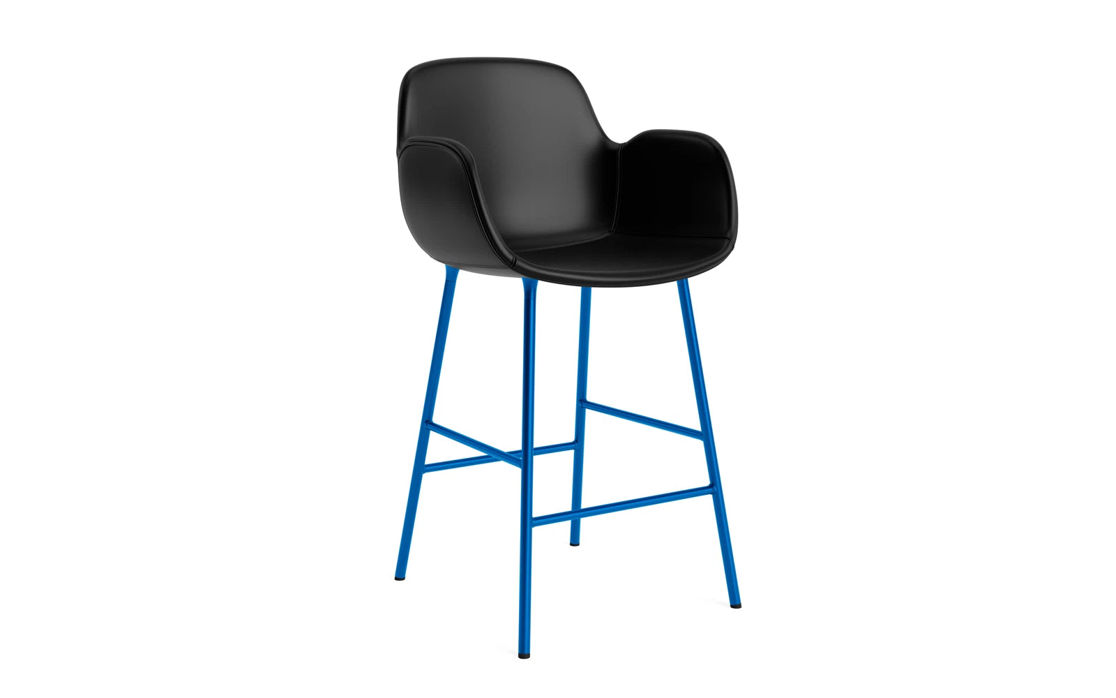 Form Barstuhl mit Armlehne 65 cm gepolstert Leuchtendes blau Stahl/Ultra leder in Ultra 41599 präsentiert im Onlineshop von KAQTU Design AG. Barstuhl ist von Normann Copenhagen
